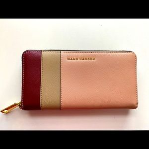 Marc Jacobs Large Continental Wallet in Pink! (GOOD CONDITION)